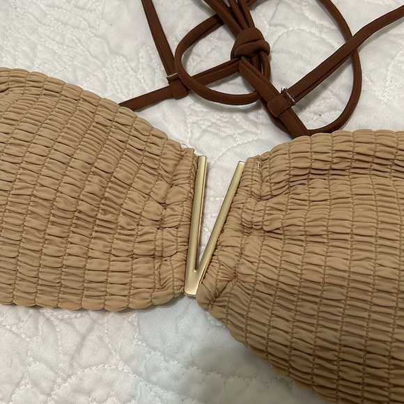 Bikini - Picture 5 of 6